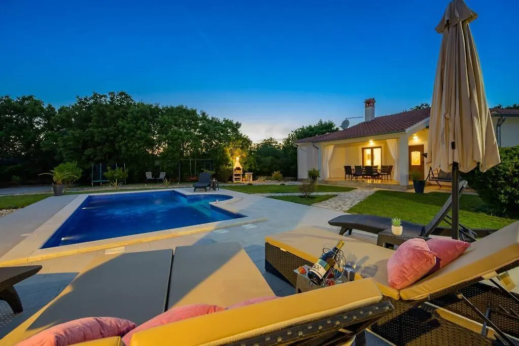 Villa Karla By Istrialux Bale